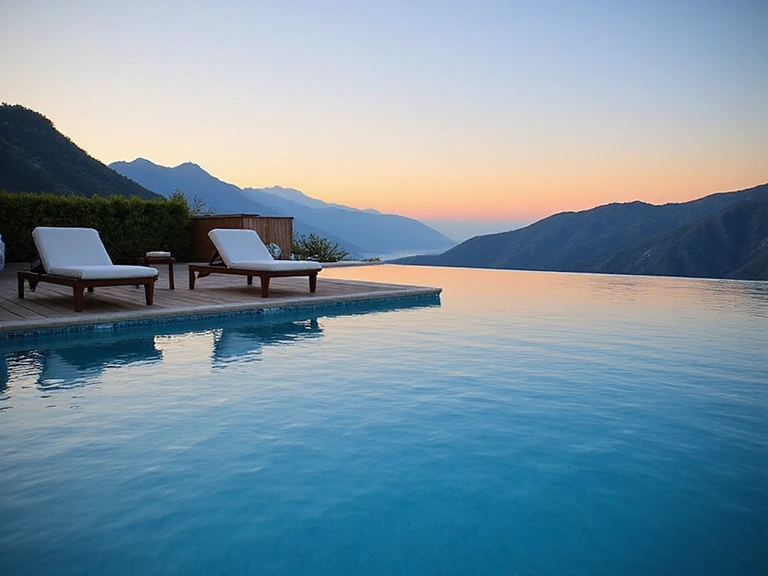 Piscine extérieure avec vue sur la montagne